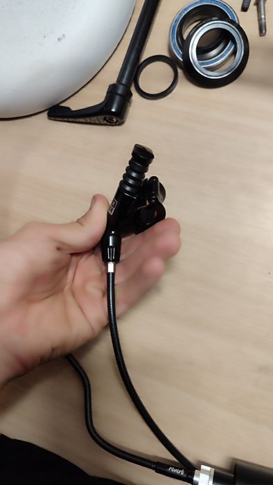 sztyca regulowana rockshox reverb + manetka