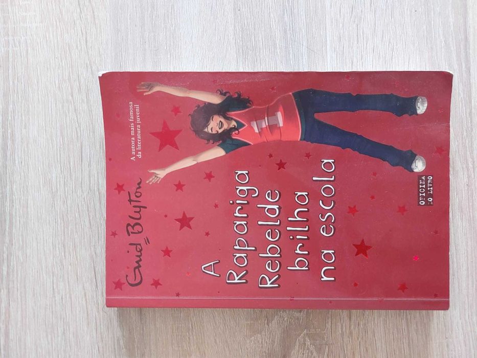 A Rapariga Rebelde brilha na escola