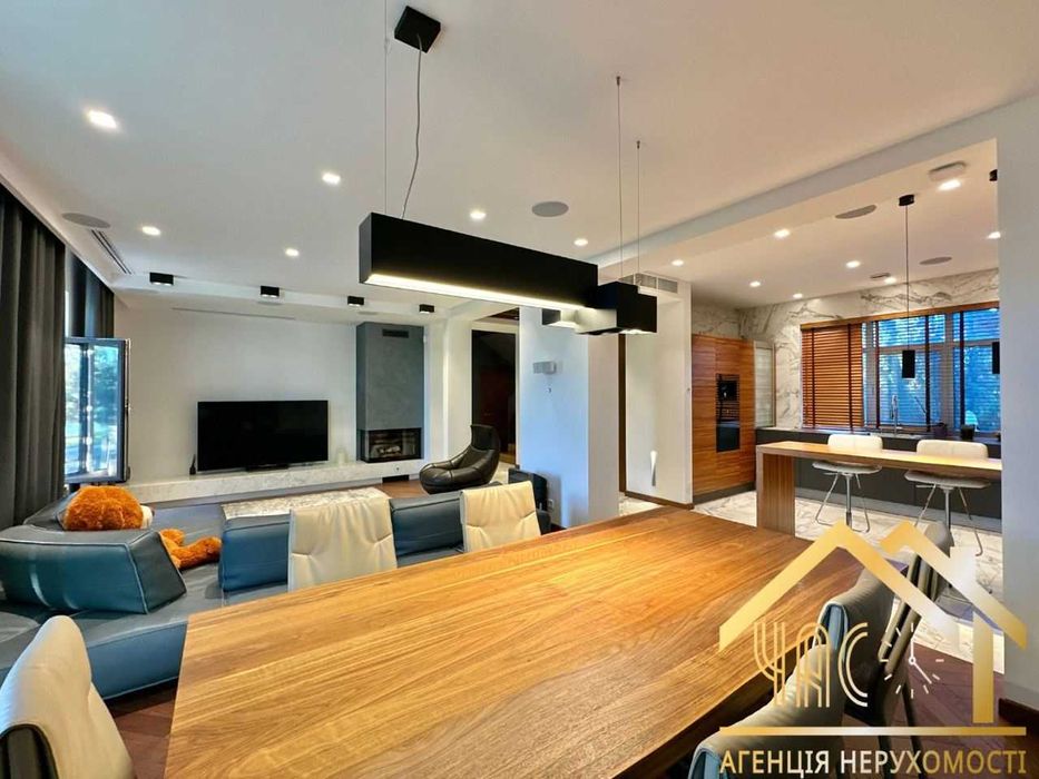 Продаж будинку з авторським ремонтом КМ Zoloche, Вишеньки