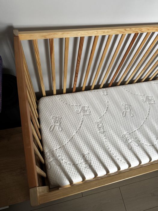 Łóżeczko dziecięce drewniane z szufladą