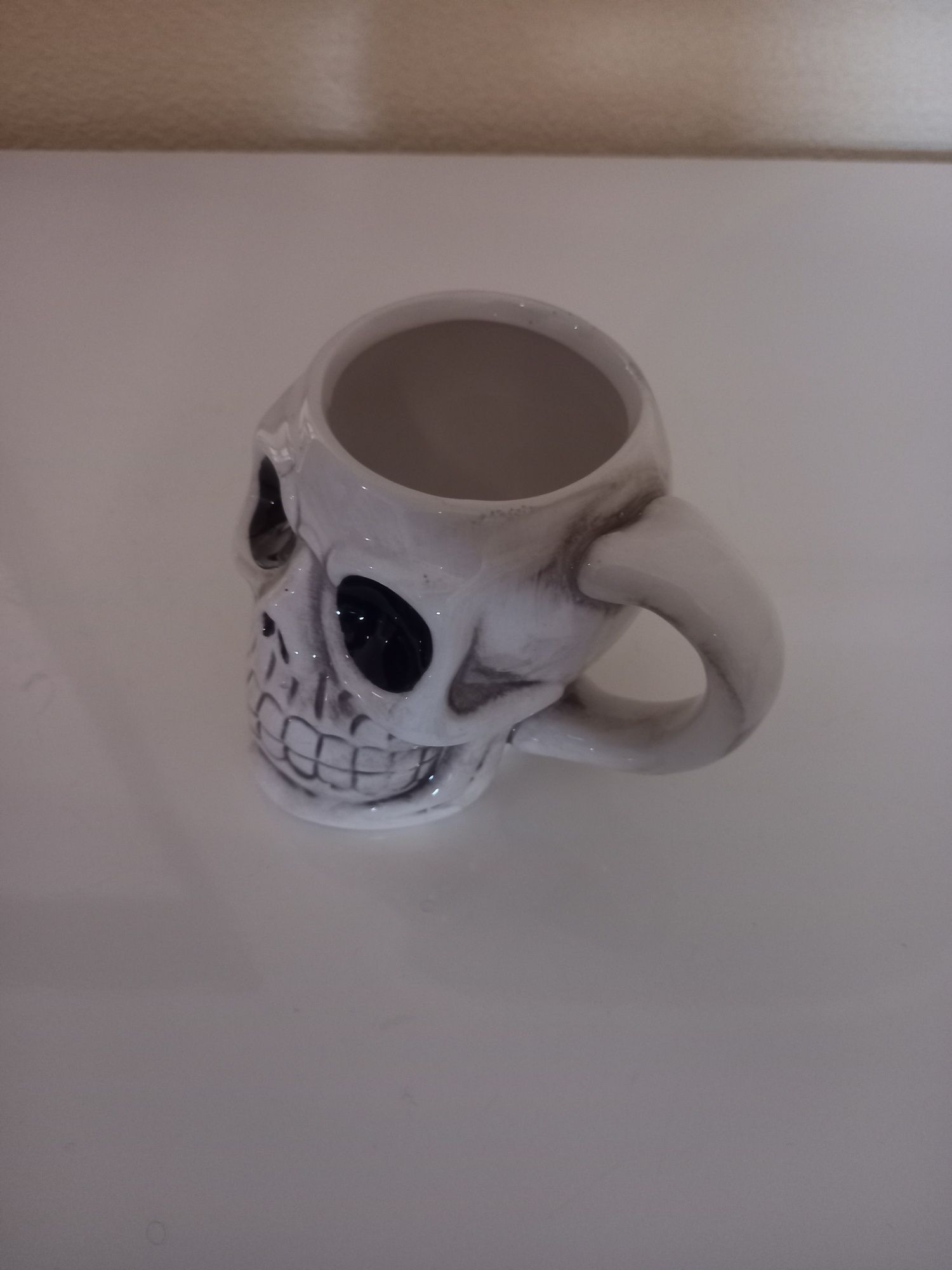 Vando caneca caveira