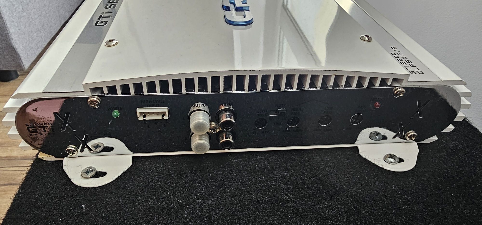Skrzynia basowa + wzmacniacz 400RMS / Rockford Fosgate P2 i Crunch GTi