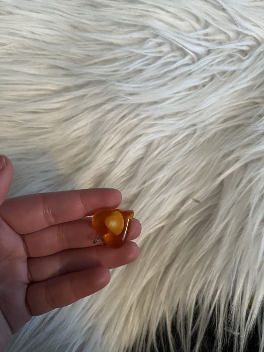 Wisiorek z bursztynu