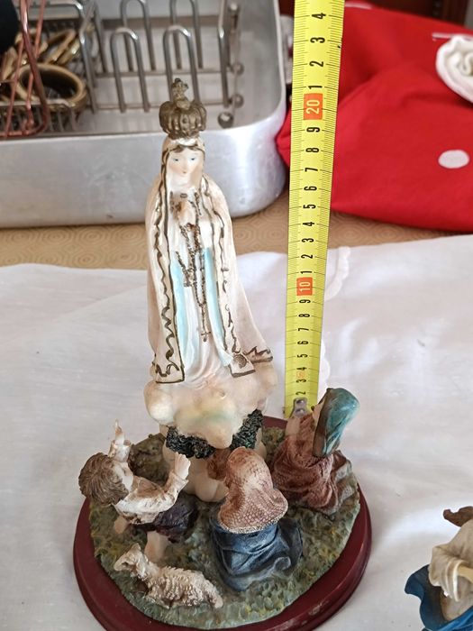 Sagrada Família e Santas religiosas em cerâmica