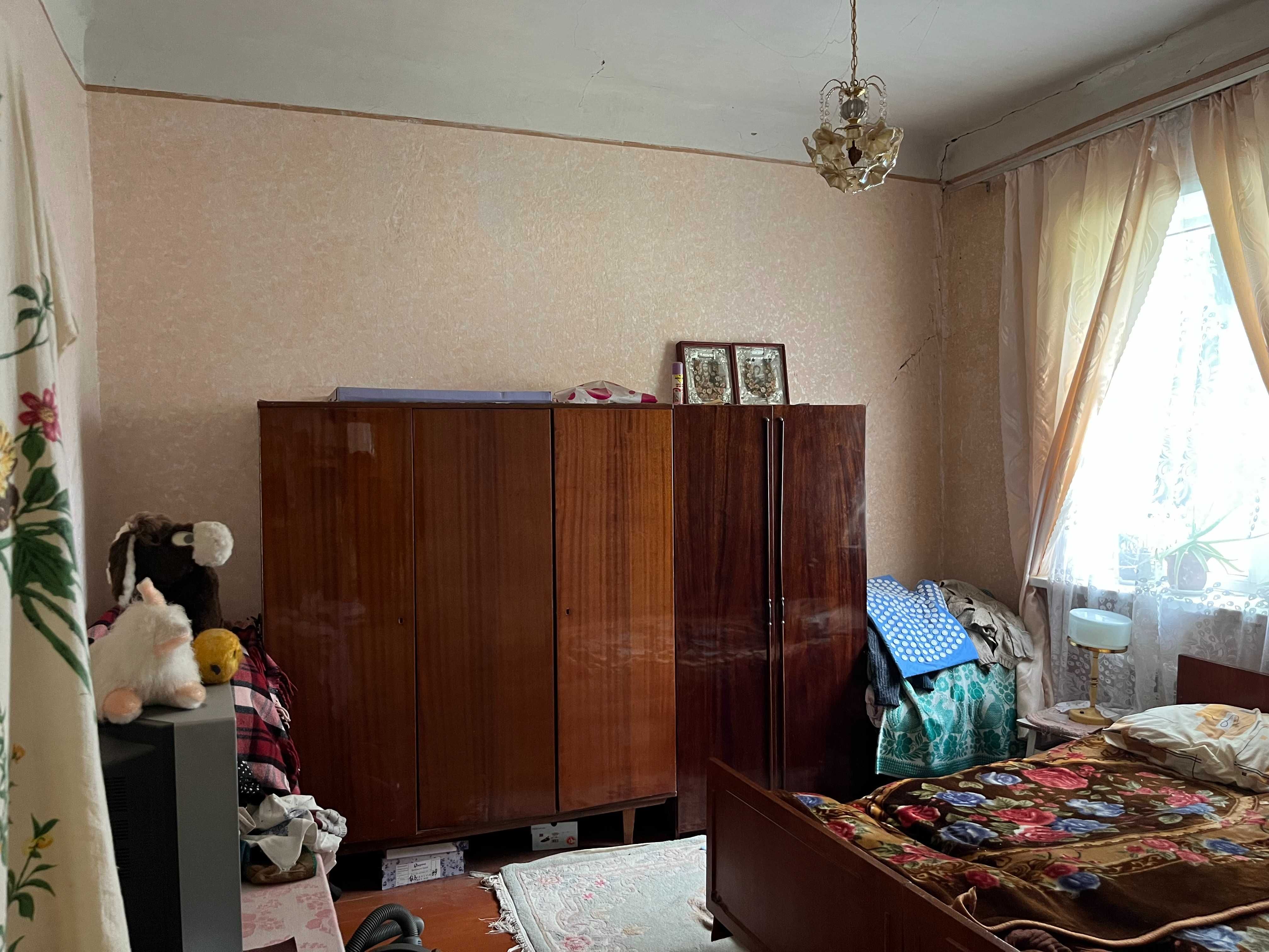 Продам півбудинку,р-н"Порт",вул.Успенсько-Троїцька
