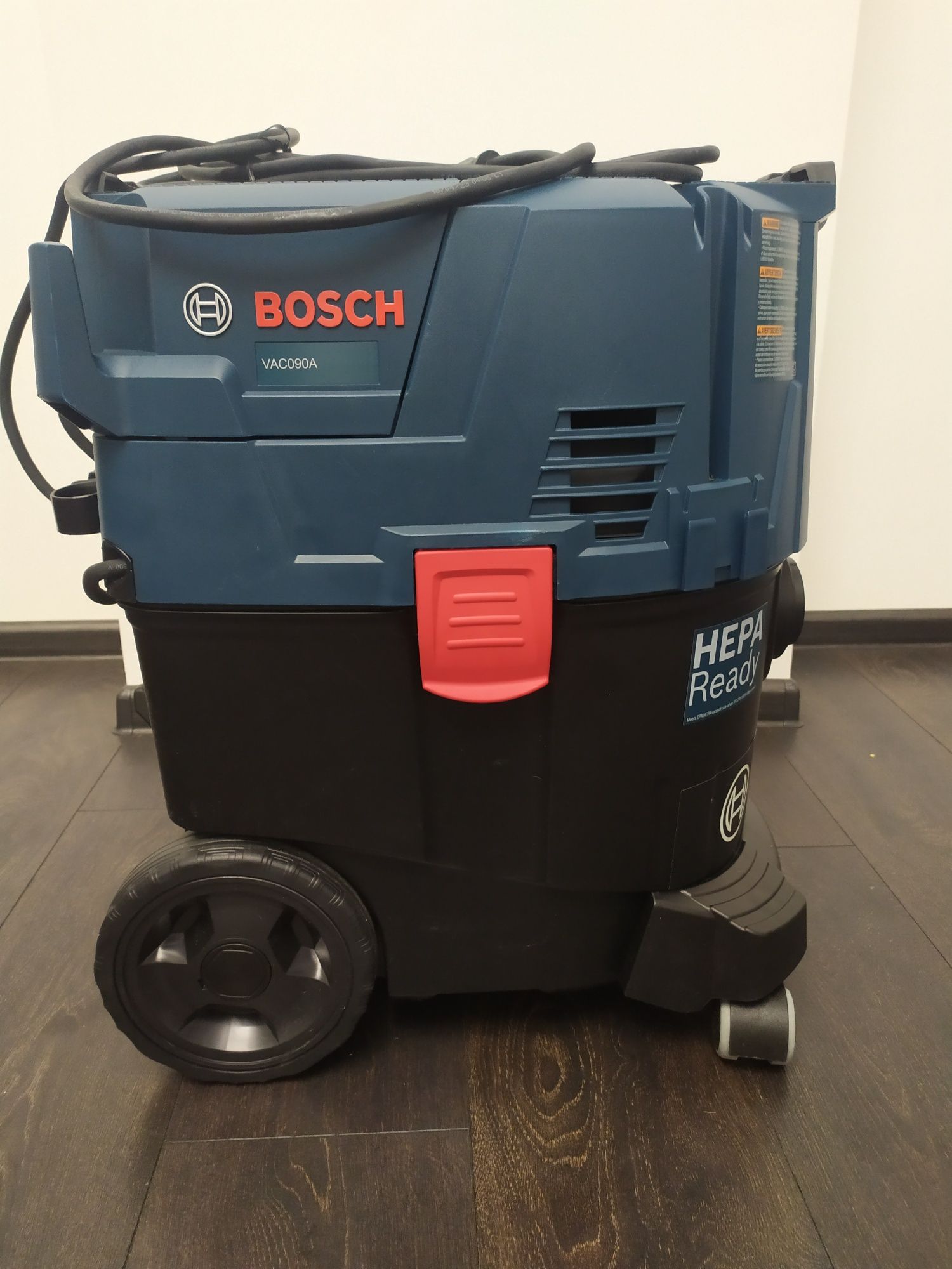 Пылесос Bosch VAC 090A. (110v)