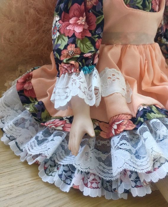 Boneca de porcelana de coleção