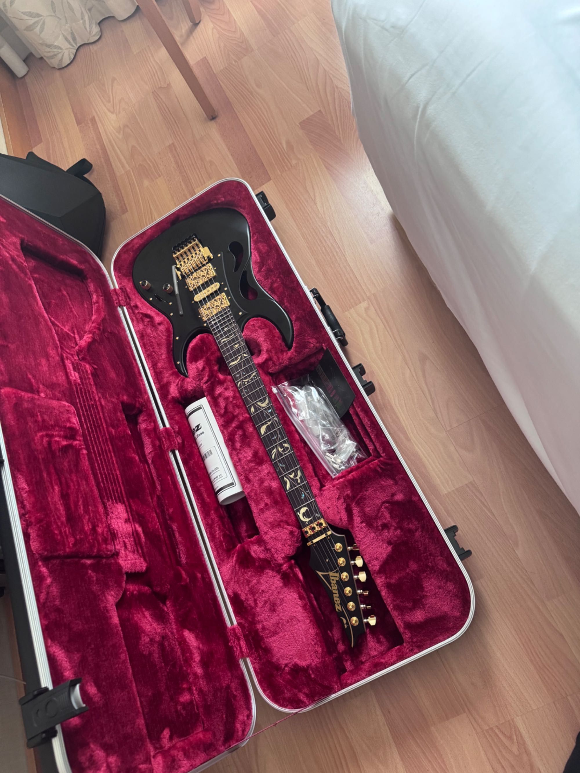 Ibanez PIA Onyx Black Steve Vai
