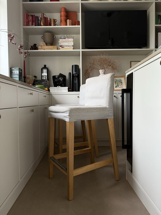 Hoker krzeslo barowe drewniane Ikea Henriksdal