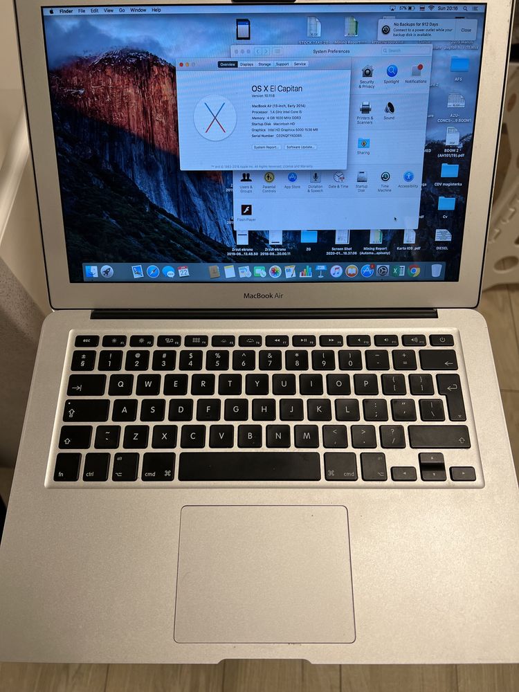 MacBooka Air 13 model A1466