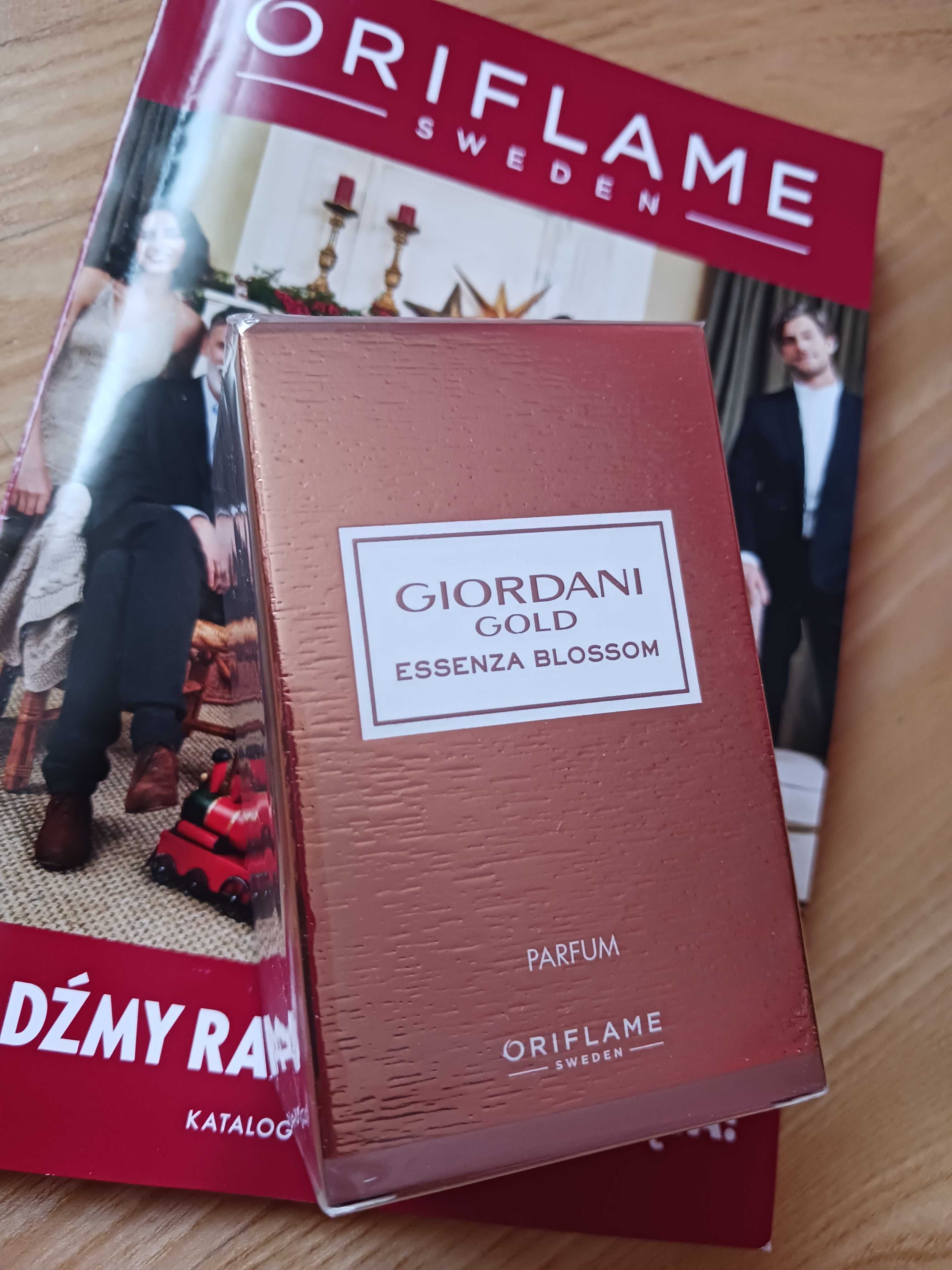 Perfumy Giordani Gold Essenza Blossom