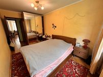 Продаж 2 кімнатної квартири з ремонтом, вул. Зарицьких / Франка, Львів