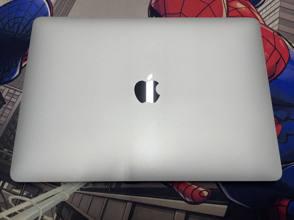 MacBook AIR 13” 2020 Apple M1 / 1Tb SSD / 16Gb RAM / 8 core GPU