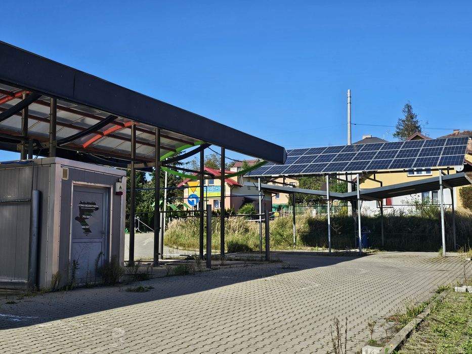 Działka inwestycyjna 10,5 a –zabudowa  myjni. wiata, fotowoltaika, me