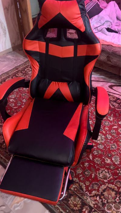 Кресло геймерское с подставкой для ног Malatec Dunmoon 8979 RED