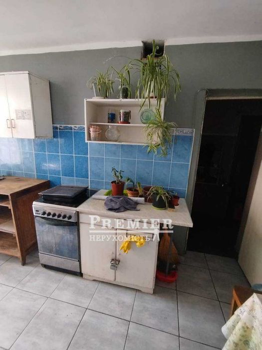 До продажу 2 кімн квартира у комунальному будинку