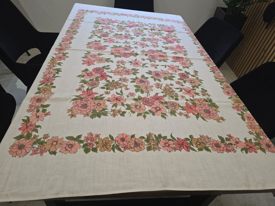 Obrus lniany z Cepelii