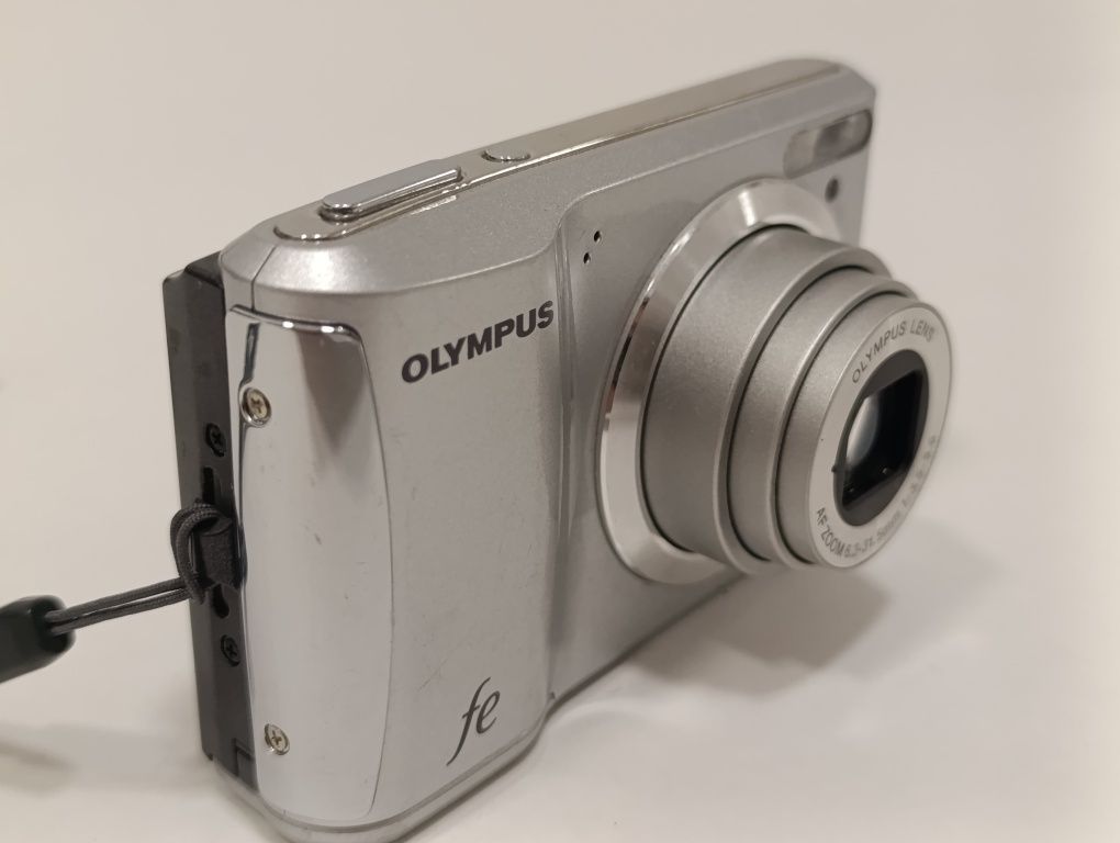 Aparat cyfrowy OLYMPUS fe-47 14 mp x5 na baterie vintage retro y2k CCD