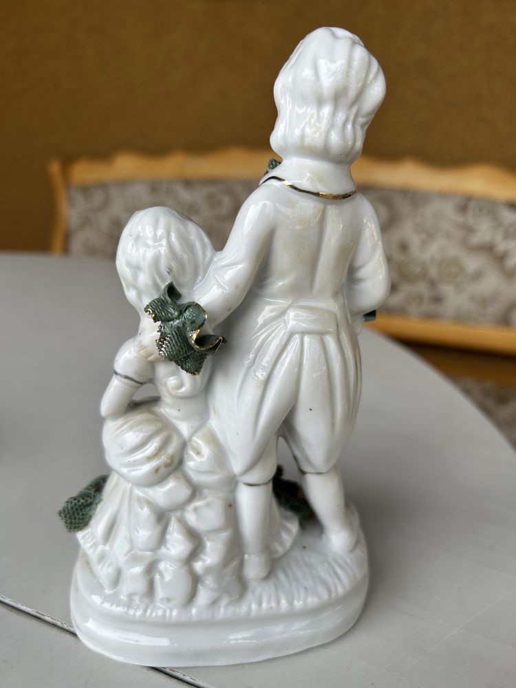 Porcelanowa figurka para dworska nr.A40