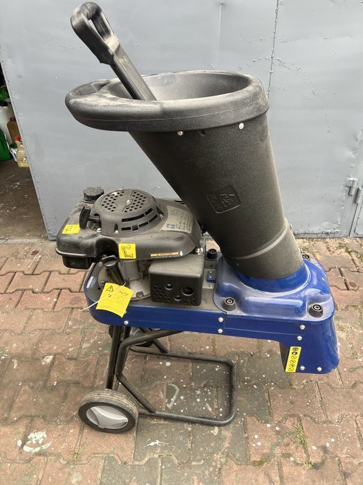 Spalinowy rebak rozdrabniacz galezi