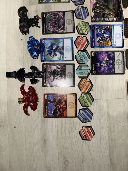 Bakugan - фігурки бакугани з картками та фішками