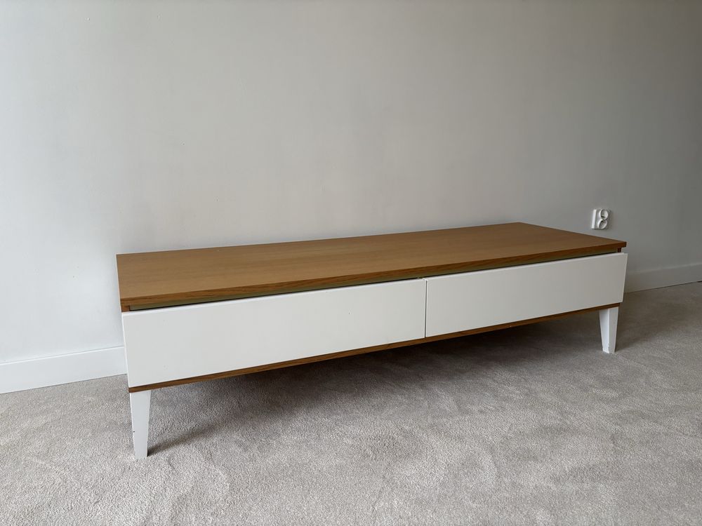 Szafka pod TV z światłami LED
