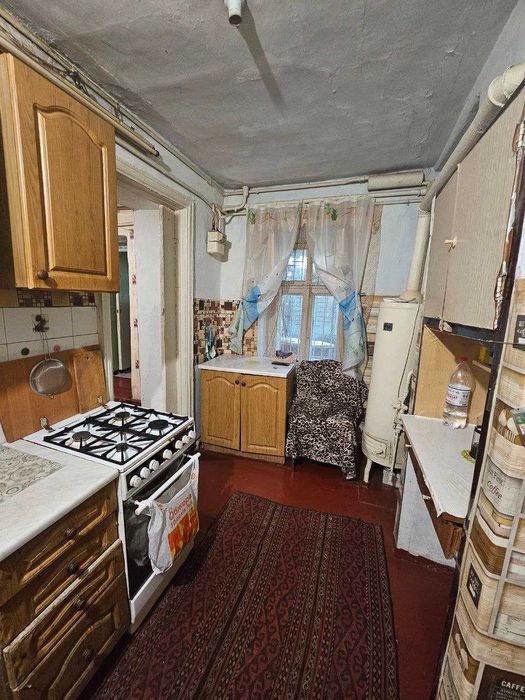 Продам 2к. квартиру, Колонтаївська/Автовокзал, 1/3, 33м, свій двір