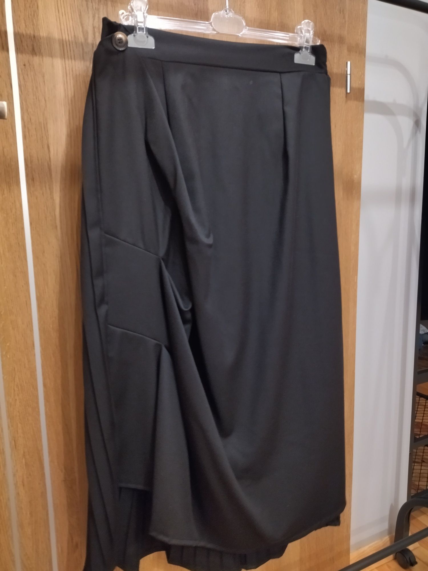 Nowa czarna spódnica z firmy Stella Milani z kolekcji Italia