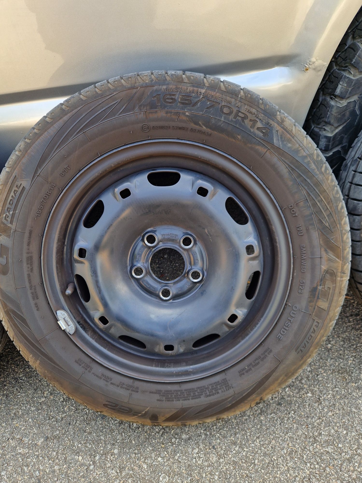 5x100 14 polegadas 4 rodas usadas com pneu GTRadial ótimo estado

De