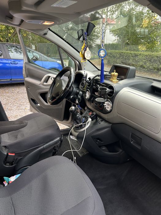 Sprzedam Peugeota Partnera w dobrym stanie, silnik 1.6.