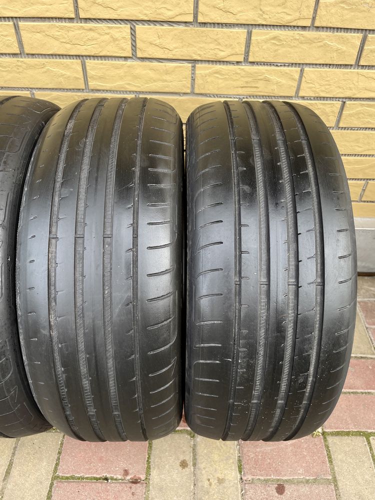 Шини Резина 225.45 R19 Goodyear Літо