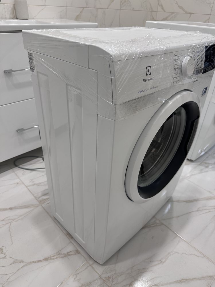 Пральна машина Electrolux PerfectCare 600