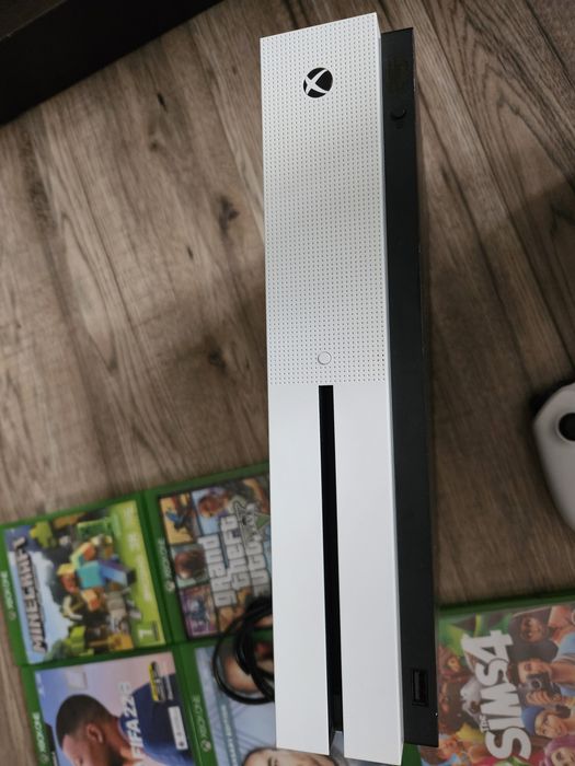 Xbox One S 500 gb, pad, gry