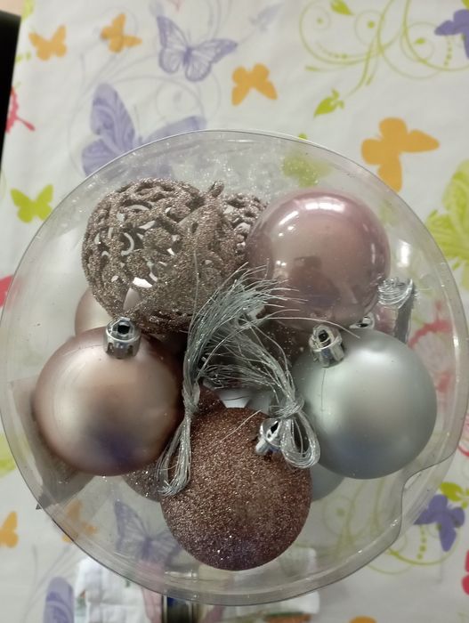 Bolas de decoração de natal novas na caixa