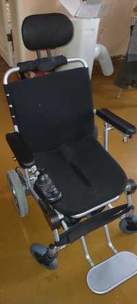 Wózek inwalidzki elektryczny składany
