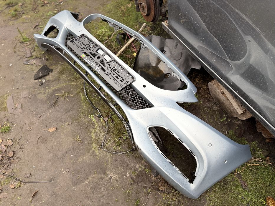 Передний бампер W205 AMG