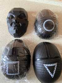Maski z plastiku nowe