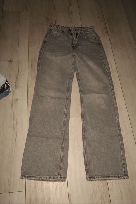 Сірі джинси Рарауа, розмір 32-34. Ціна - 670 грн.