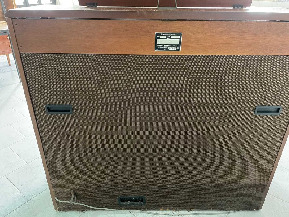 Órgão Yamaha Electone D85