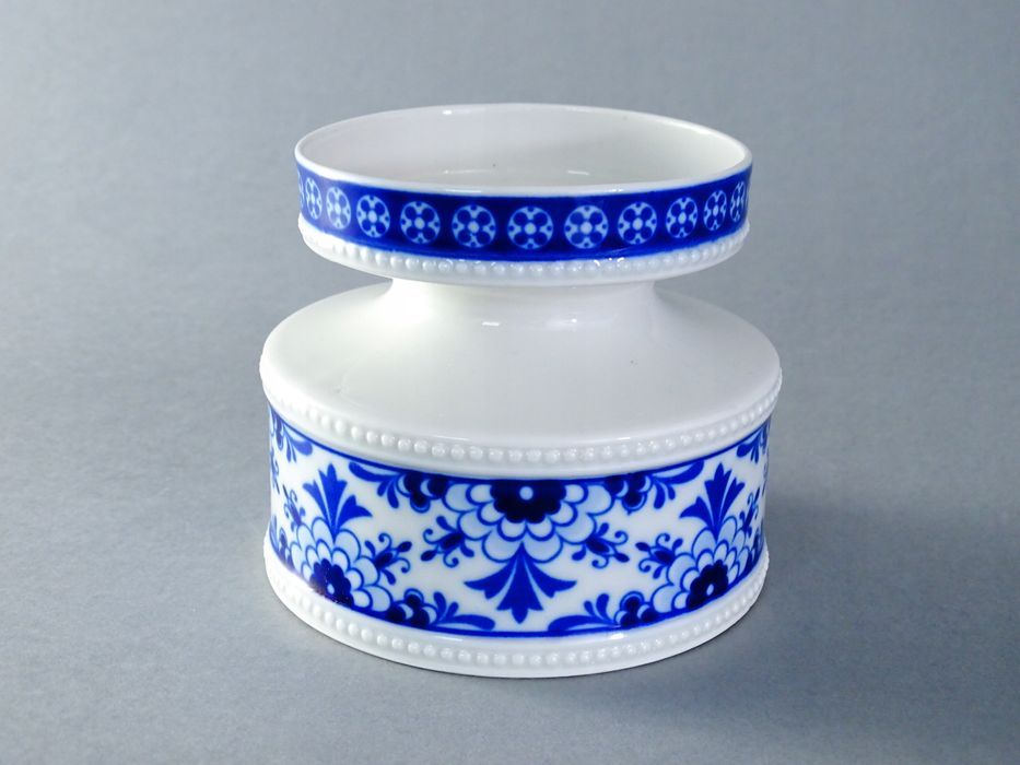 lichte lata 60/70 piękny wazonik porcelanowy