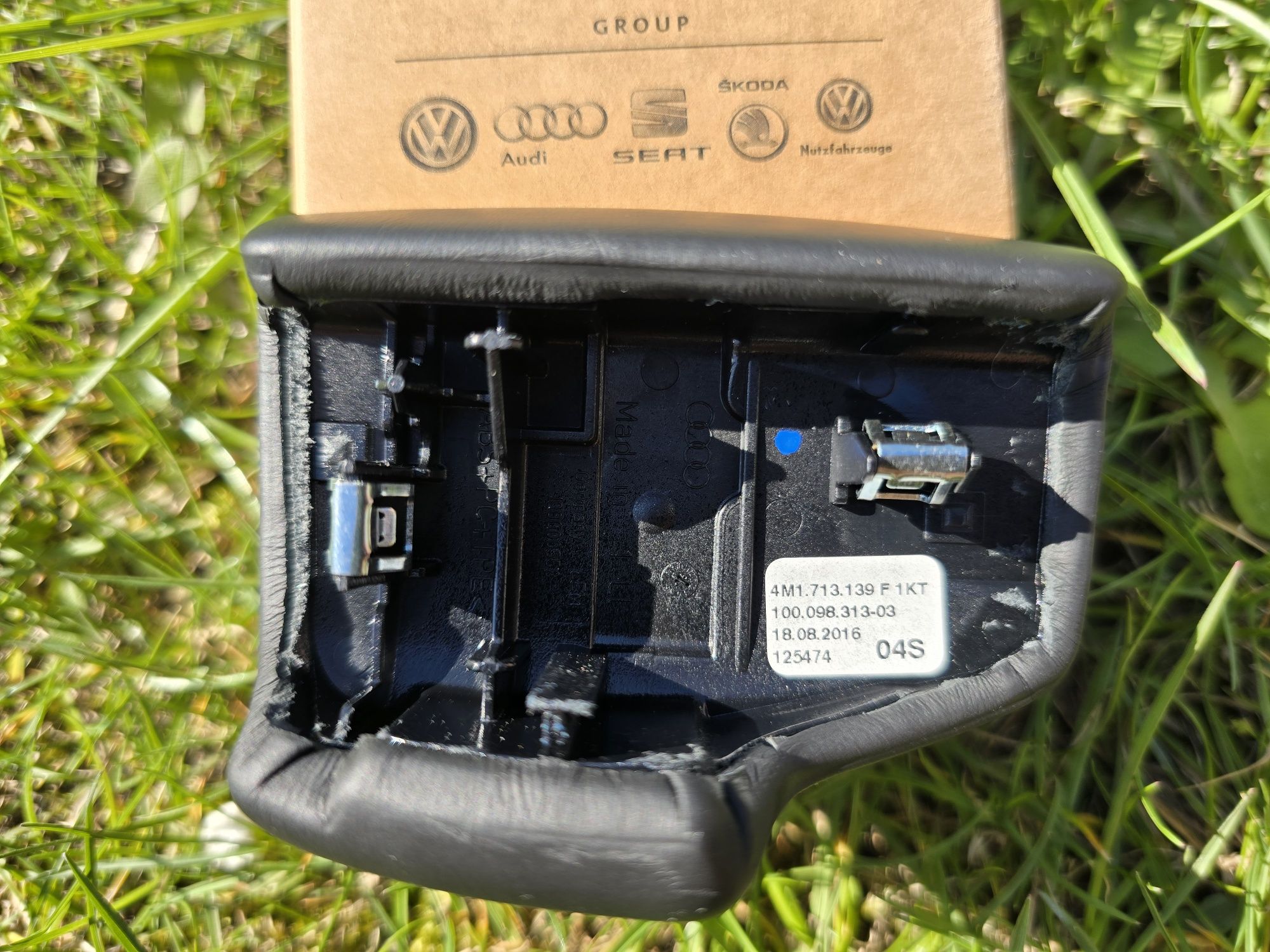 Накладка AКПП Audi Q7 Q5 Q8 A5 A4 A6 A7 A8
AKNN Audi Q7 05 Q8 A5A4A6A7