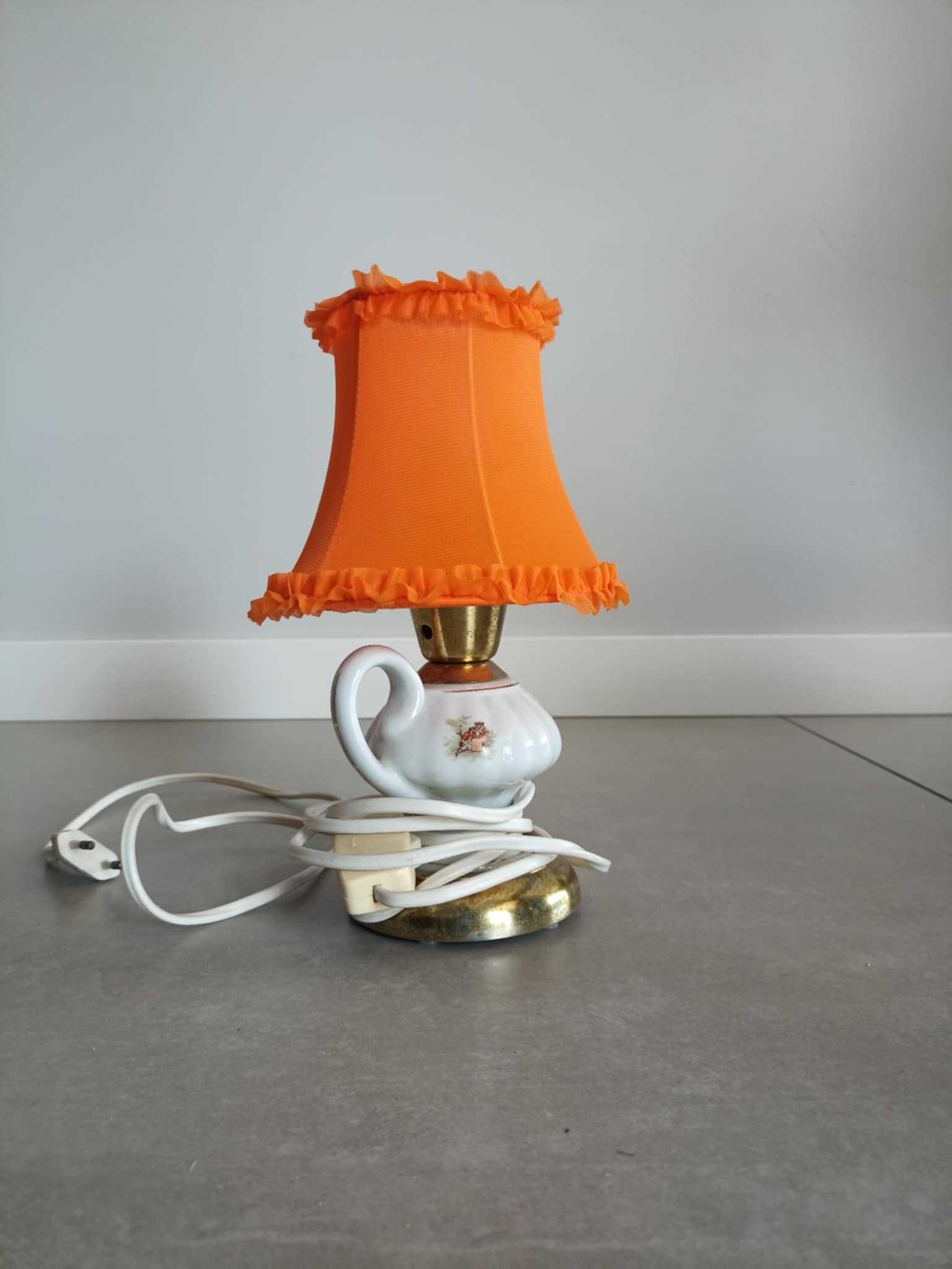 Lampka nocna w stylu retro