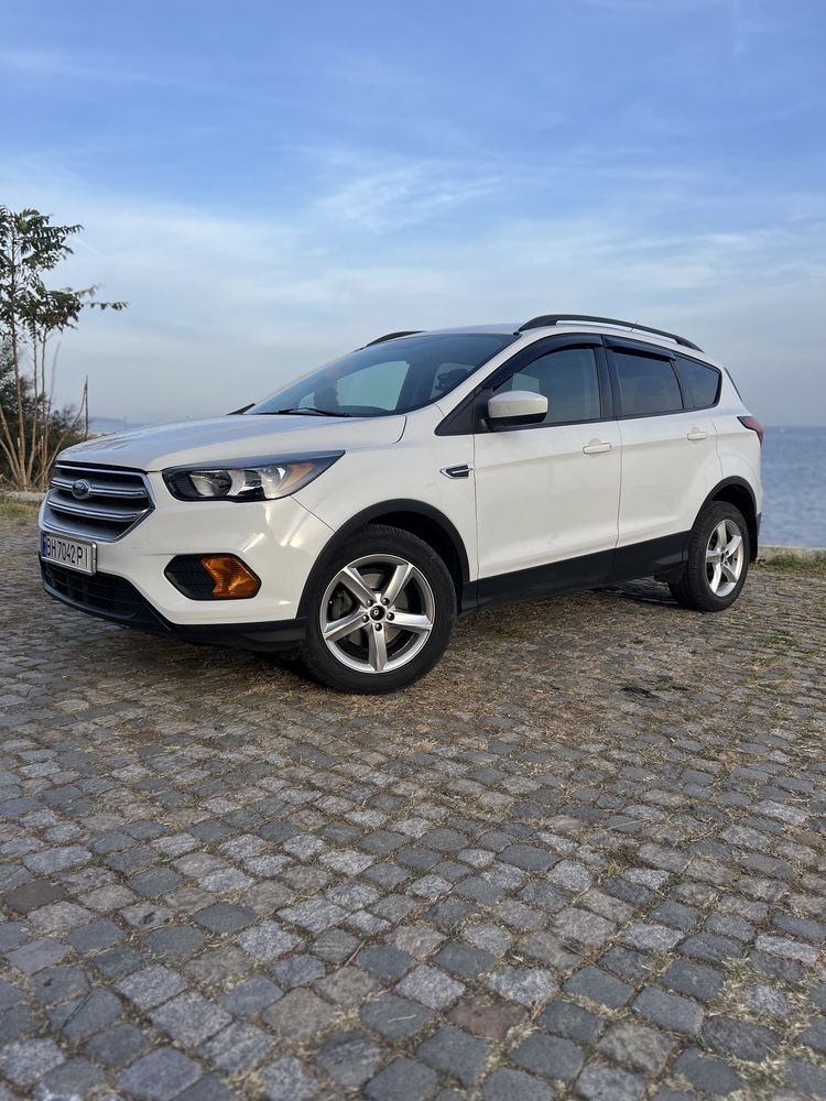 Ford Escape 2.5 2018 год SUPER STAN