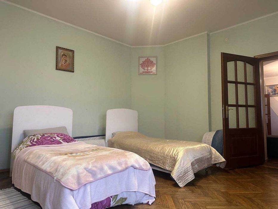 Приватний будинок р-н парку