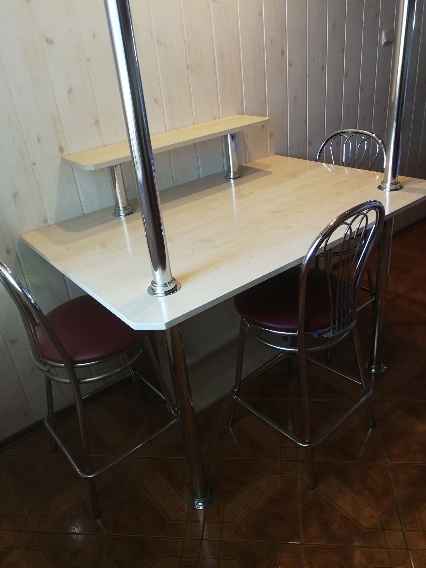 Stół kuchenny +3 krzesła w zestawie