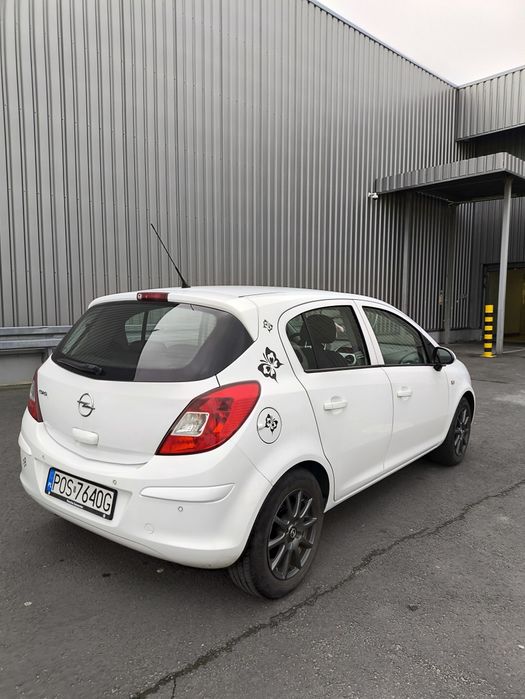 Opel Corsa D niski przebieg  2 komplety kół bezwypadkowa 2 włascicel