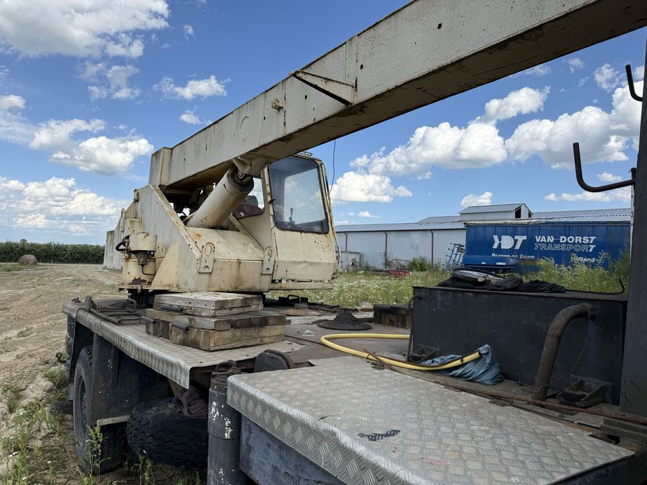 Продається кран LIAZ  (2001р.)