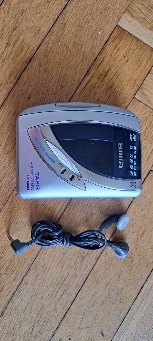 walkman  z radiem  aiwa ta213