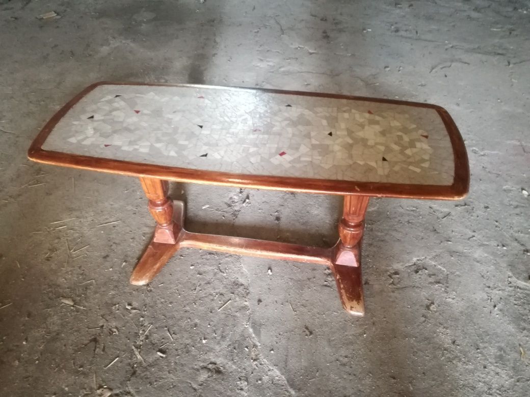 Mesa em madeira maciça e pedra vintage
