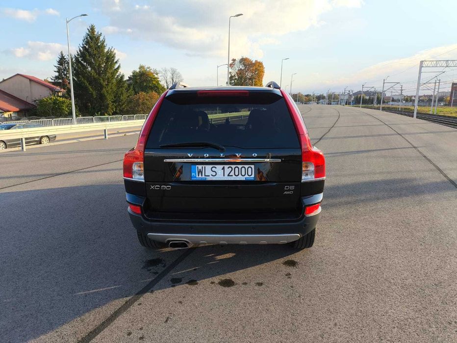 VOLVO XC90 Executive D5 Bezwypadkowy 7 osobowy Ember Black